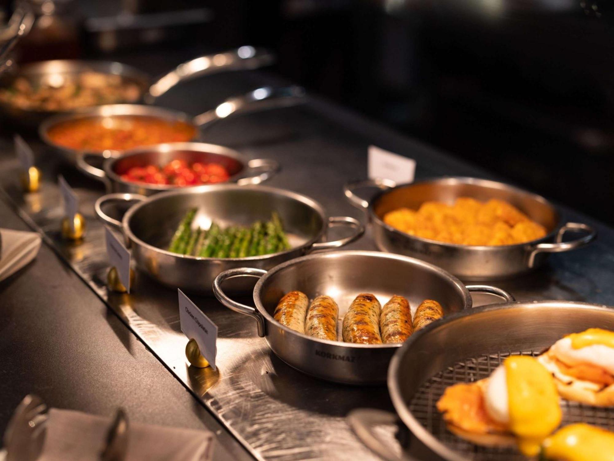 The Playford Adelaide - Mgallery Buitenkant foto A selection of prepared foods at a buffet