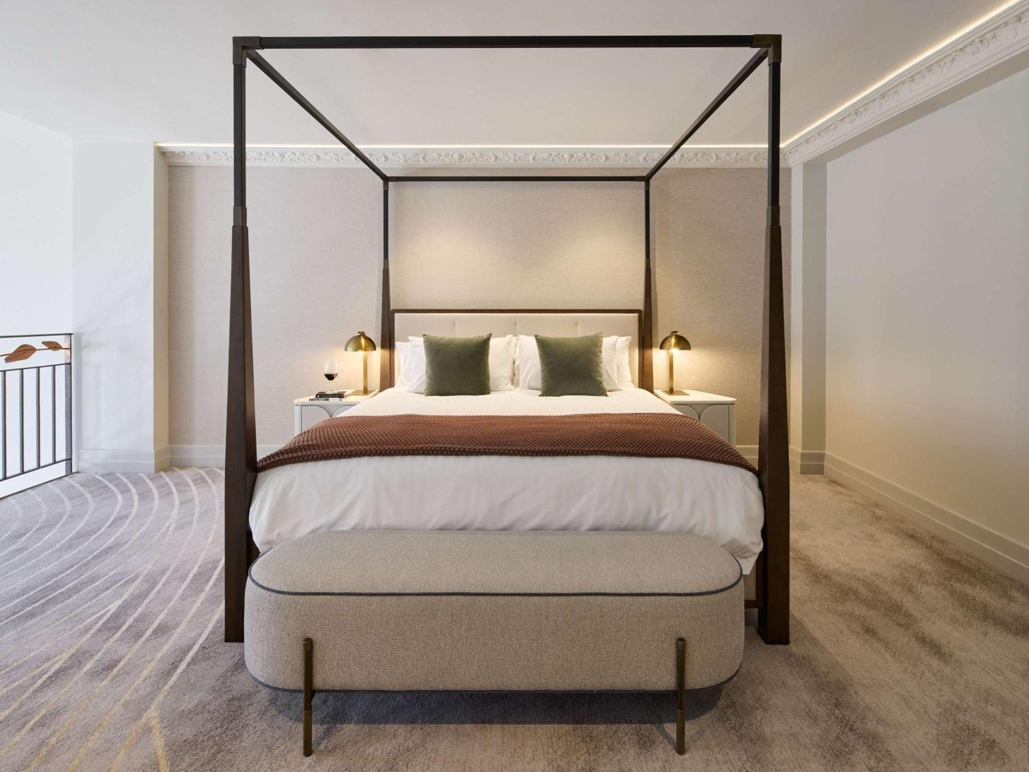 The Playford Adelaide - Mgallery Buitenkant foto A four-poster bed